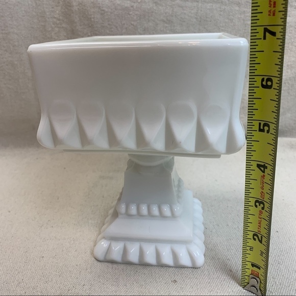 WESTMORELAND Milk Glass Wedding Square Studded Bowl - Picture 5 of 6